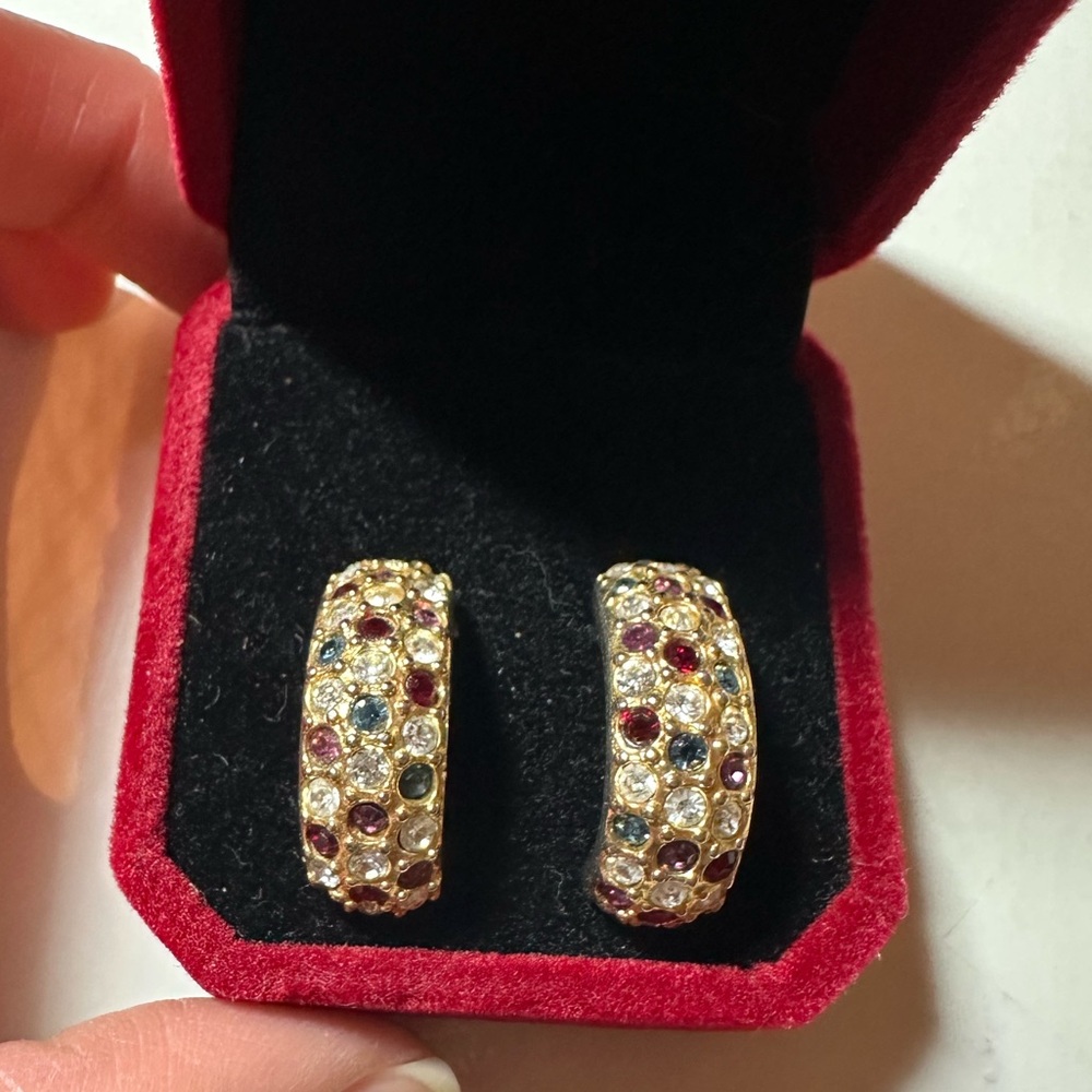 Beautiful vintage signed Roman earrings